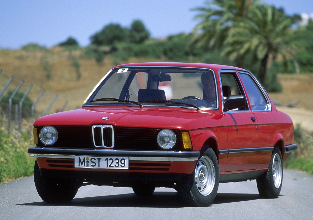 Prima Serie 3 de la BMW a celebrat 45 de ani de la lansare