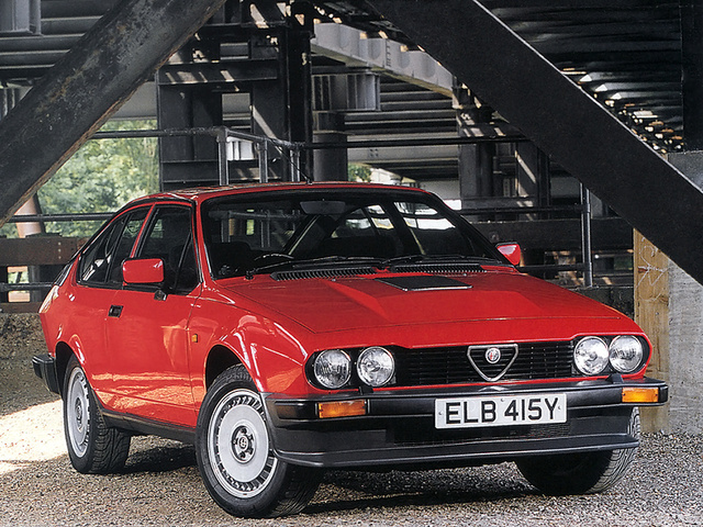 Alfa Romeo GTV6 un coupe pentru fanii tehnicii avansate