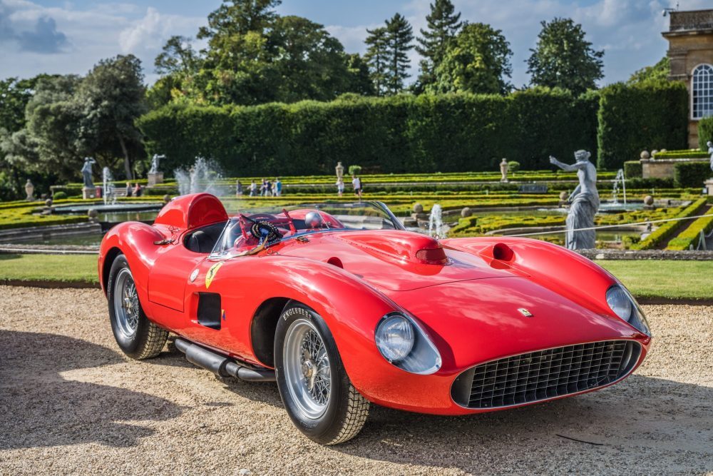 Un Ferrari legendar câștigă premiul Best of Show la Salon Privé ...